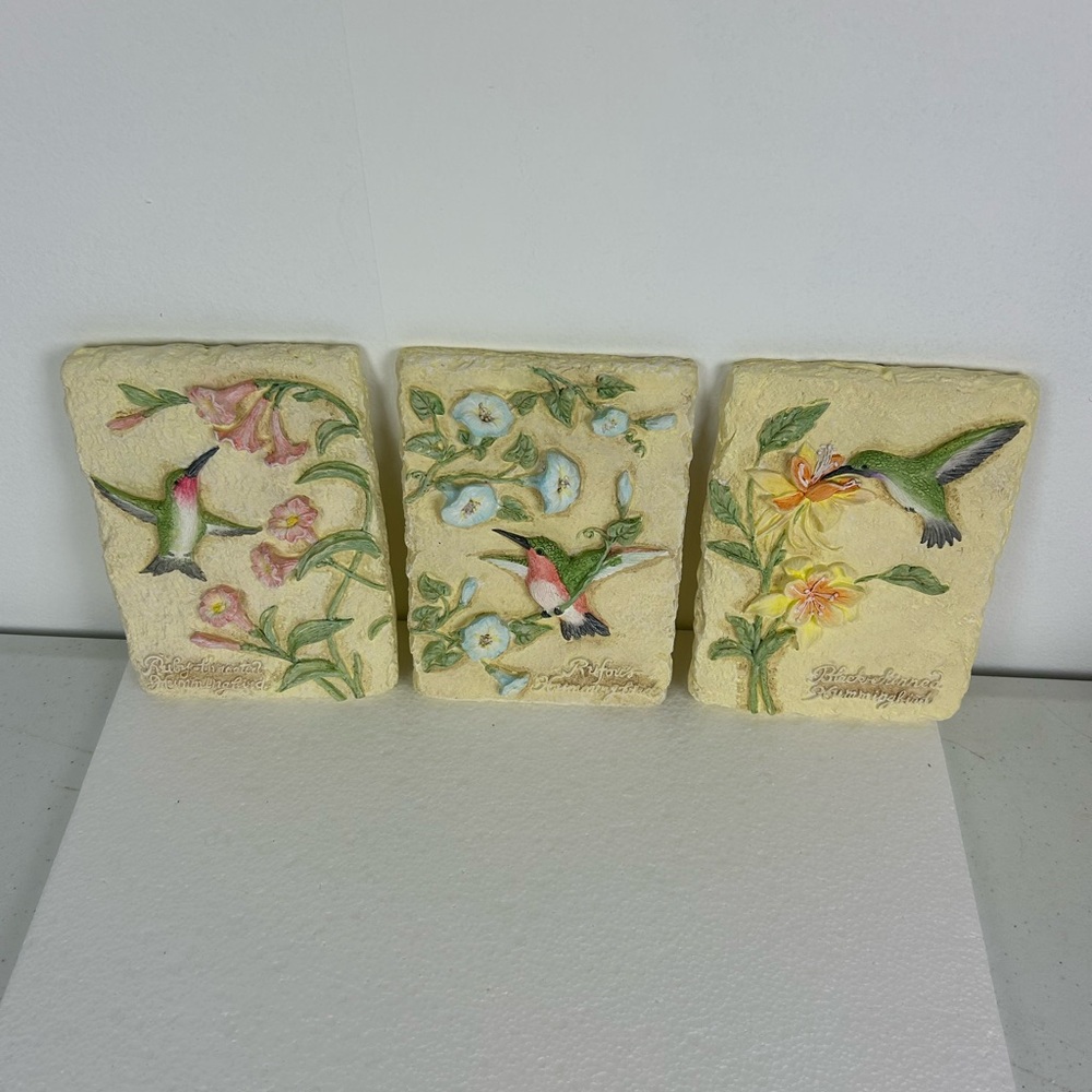 Avon NOS VTG '2001' Decorative Hummingbird Plaques (Set of Three)